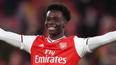 Bukayo Saka celebrating a goal